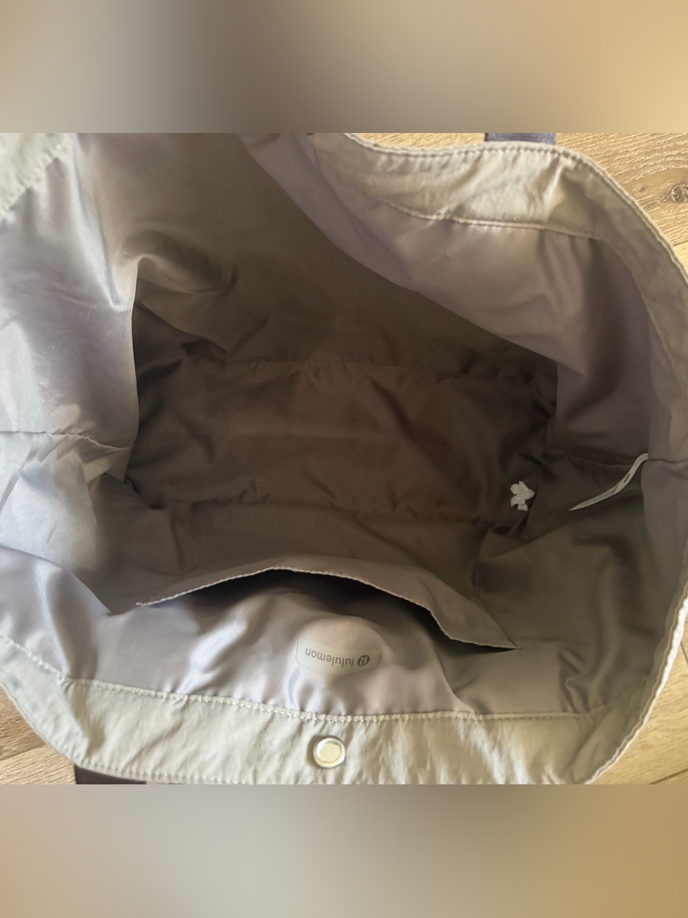 Lululemon 20L Ash Gray Tote with Front Pocket - Picture 6 of 6